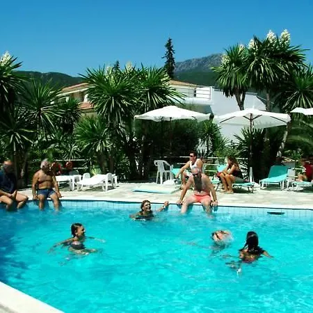 Marinos アパート カト・コラキアナ