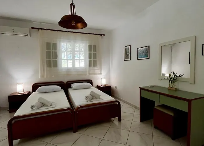 Marinos Apartment *